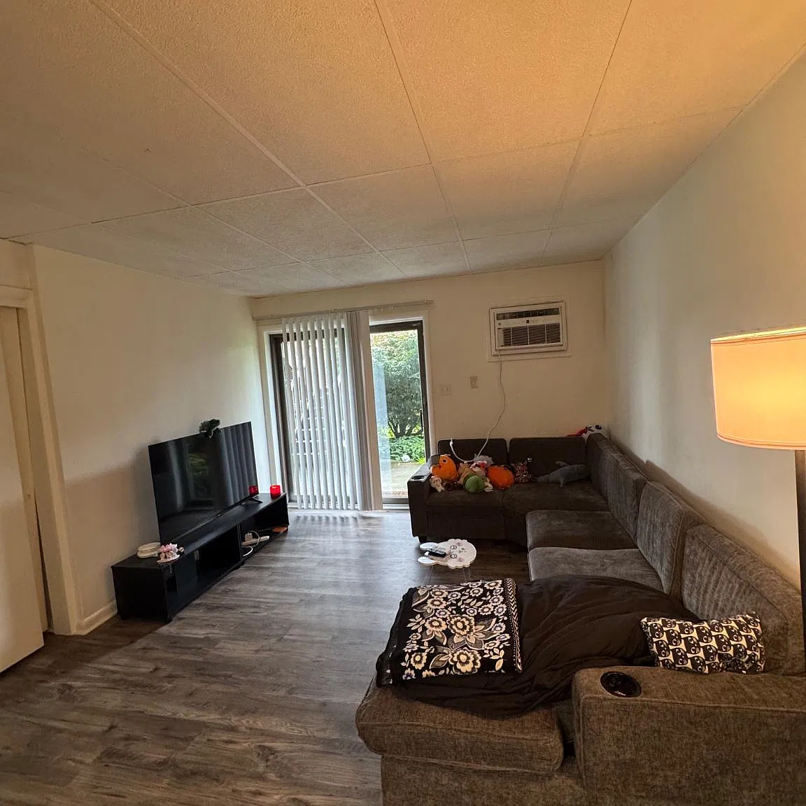 2 bed, 1.0 bath, 750 sqft, $1,400 — Photo 3