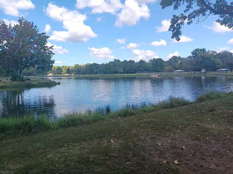 111 Lakeview Dr — Photo 16
