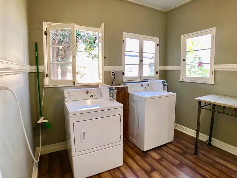 1352 W 10th St #3 — Photo 31