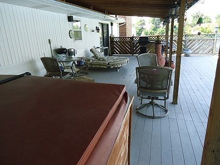 4th image of 413 Hillside Dr