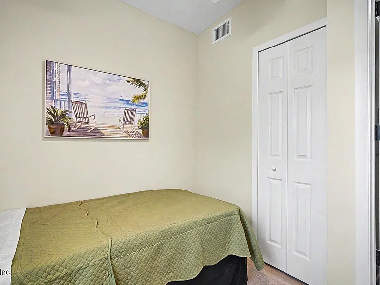 2909 Lauderdale Dr E #B-1 — Photo 3