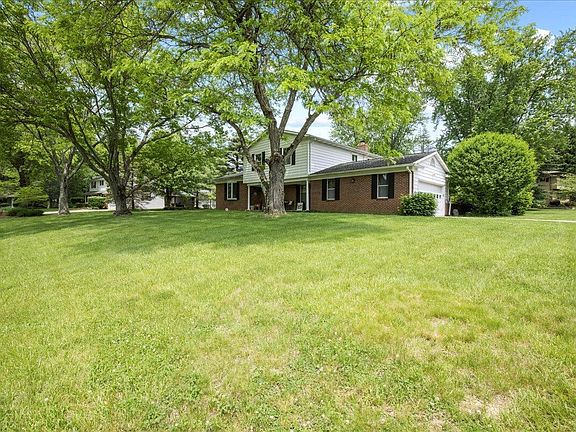 3rd image of 13598 Carriage Ln