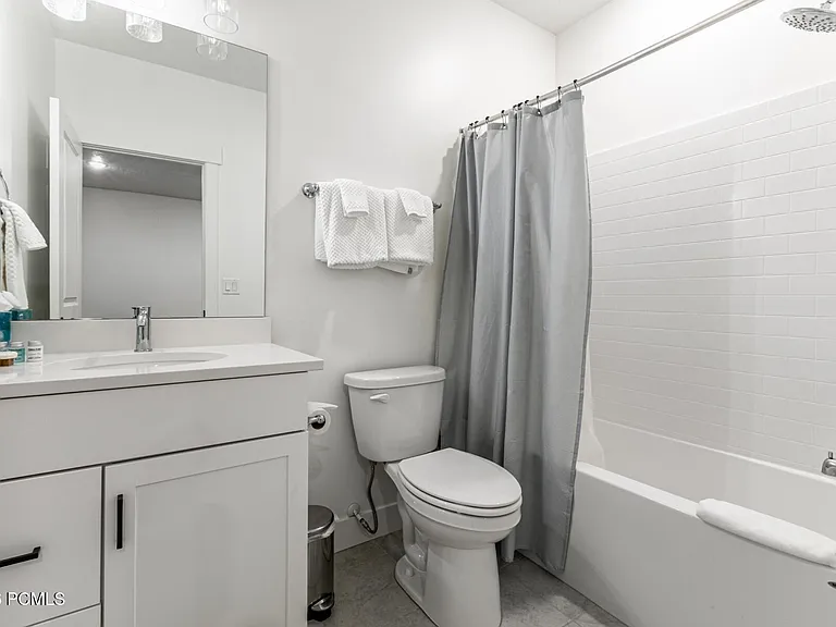 6885 Woods Rose Dr — Photo 31