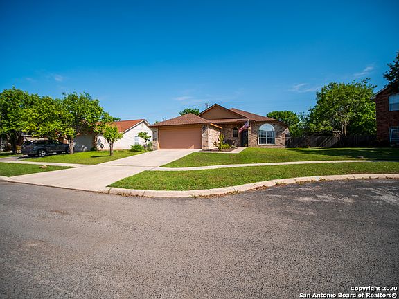 2nd image of 110 Cibolo Basin Dr