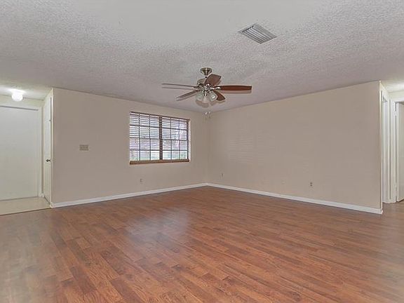 4th image of 616 Sandy Creek Dr