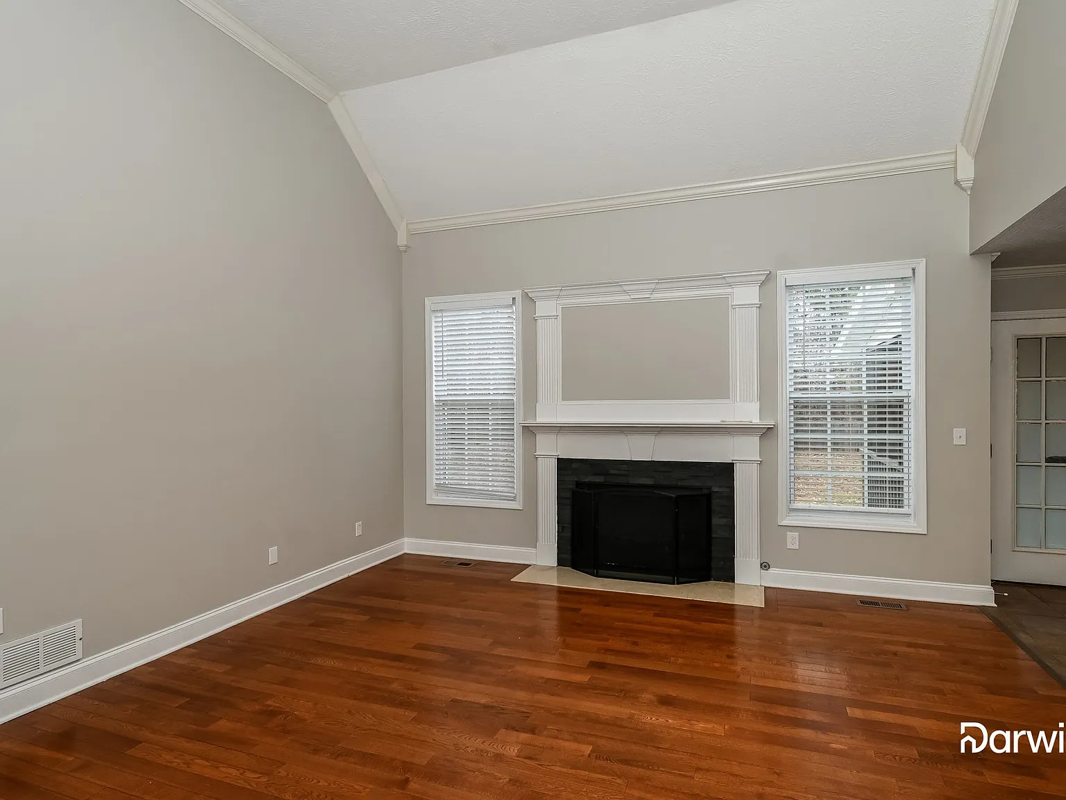 5 bed, 3.0 bath, 2280 sqft, $2,365 — Photo 3