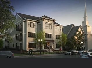 407 E Main St, Barrington, IL 60010