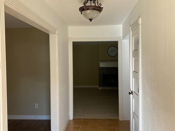 5th image of 4385 McFarland Cir