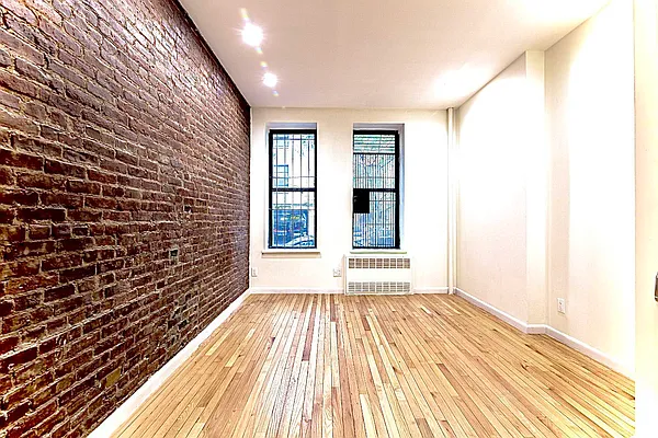 Rented by Compass | media 10