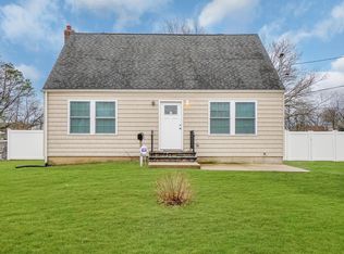 20 Yarnell St, Brentwood, NY 11717