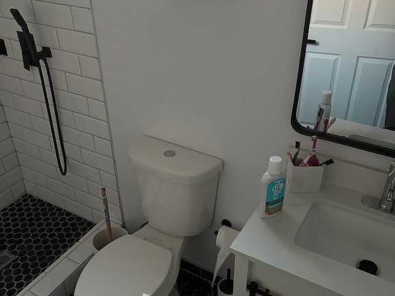 5th image of 1015 S 1st Ave #B