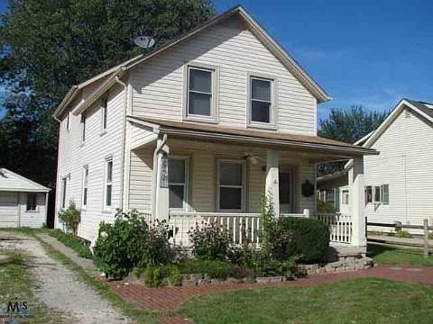 1st image of 21521 Maple St