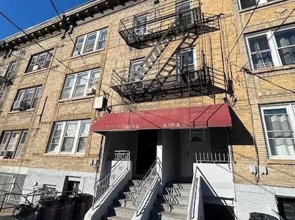 131 West 54th Street image 1 of 13