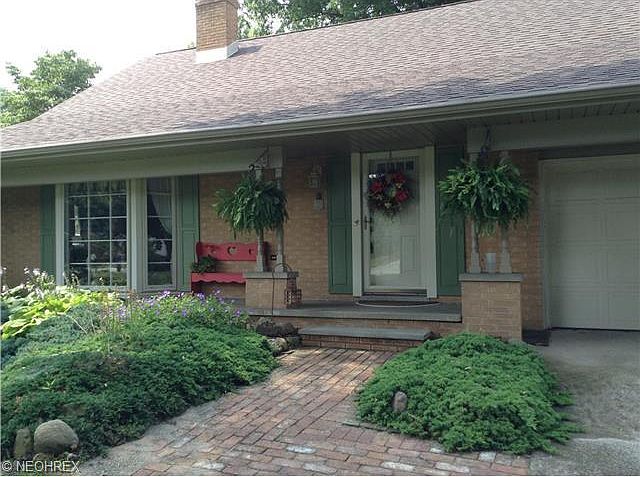 1st image of 611 Woodland Dr