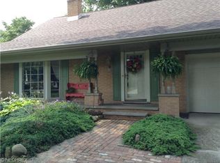 611 Woodland Dr, Tallmadge, OH