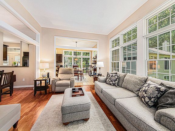 3rd image of 2127 Lake Wood Dr