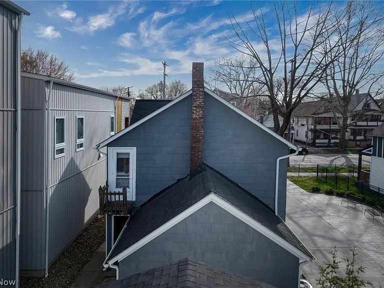2471 Tremont Ave #UP — Photo 16