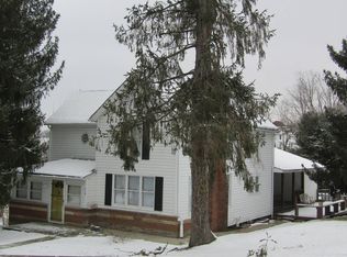 618 E 7th St, Wellston, OH 45692