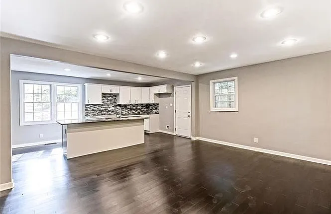 2424 Arno Dr NW — Photo 6