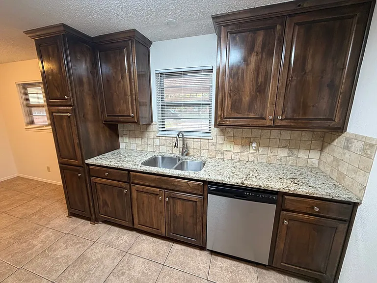 5003 Hall Ave — Photo 8