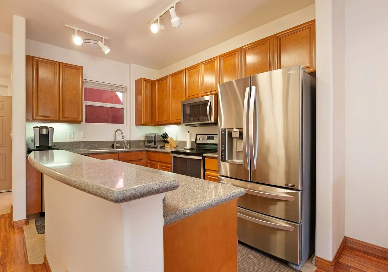 2 bedroom with flex office space near Convention Center Downtown! — Photo 2