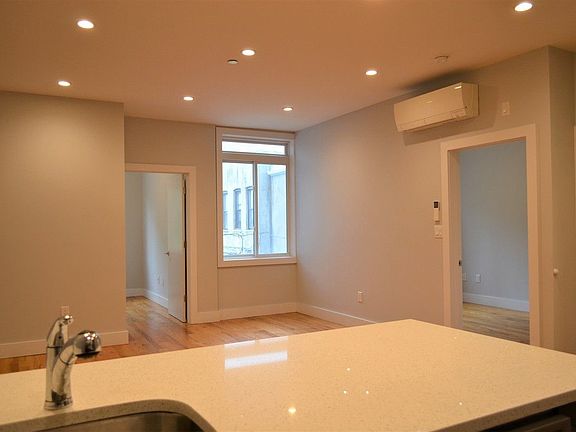3rd image of 316 Hawthorne St #2R