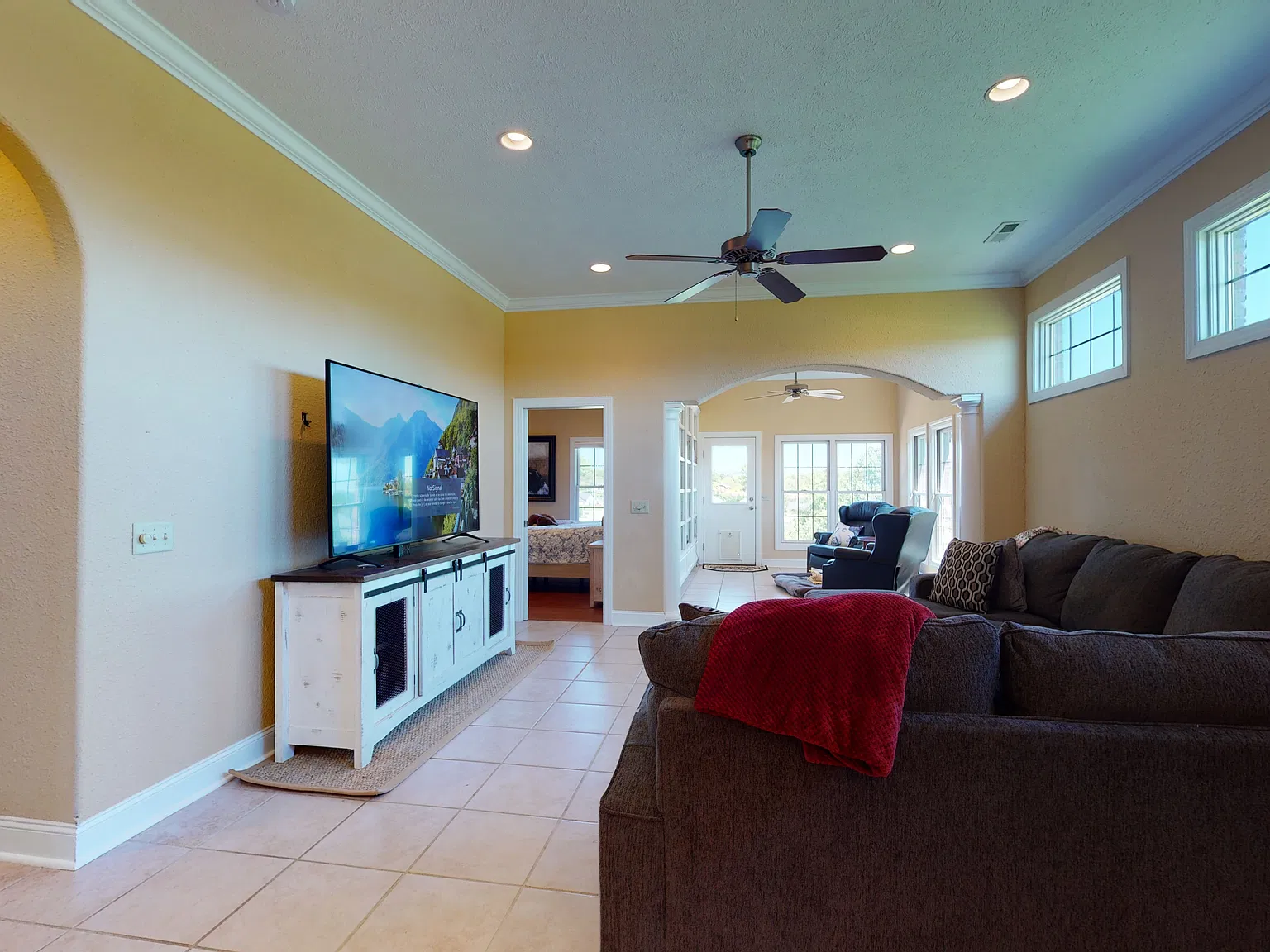 3 bed, 2119 sqft, $3,250 — Photo 3