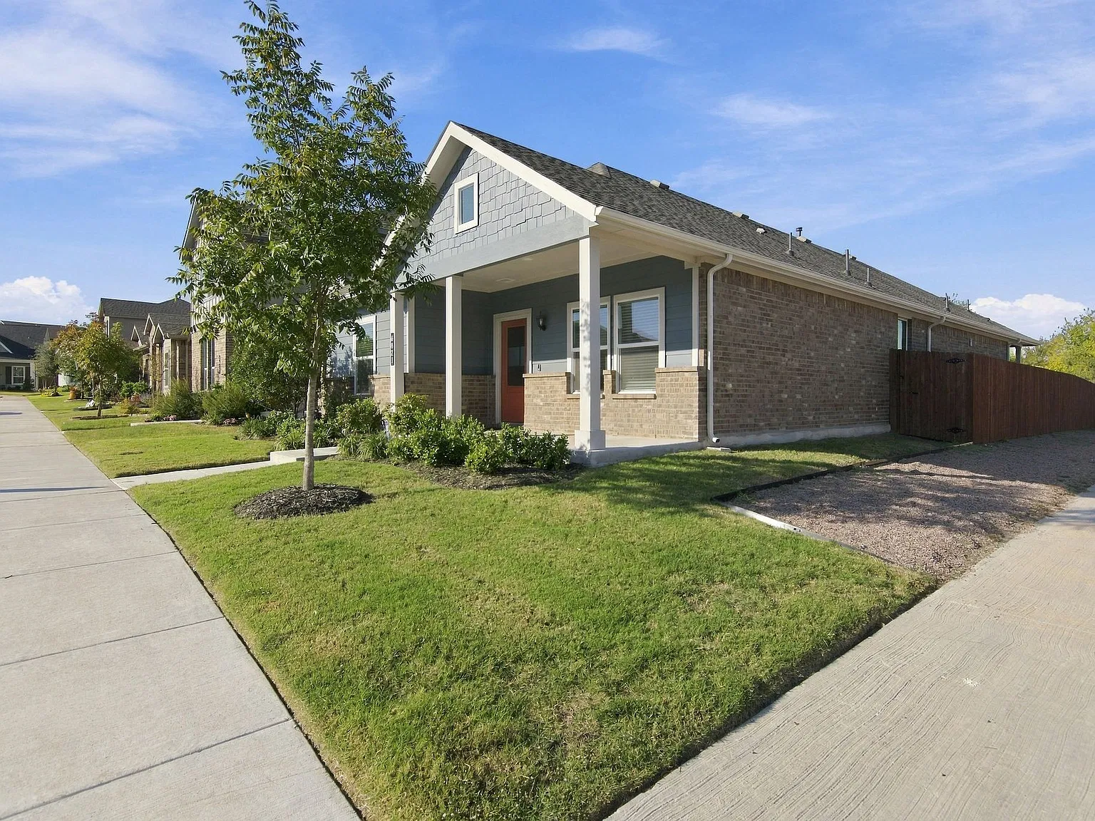 3 bed, 1924 sqft, $2,500 — Photo 4