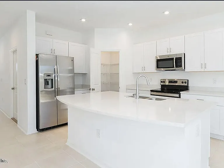 362 Annies Pl — Photo 3