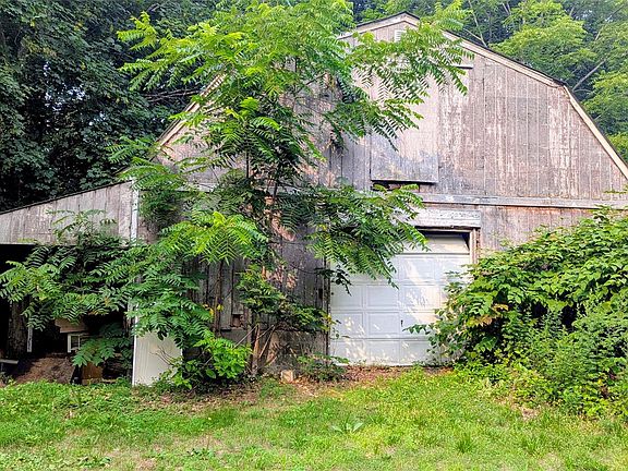 2nd image of 5284 Sound Avenue