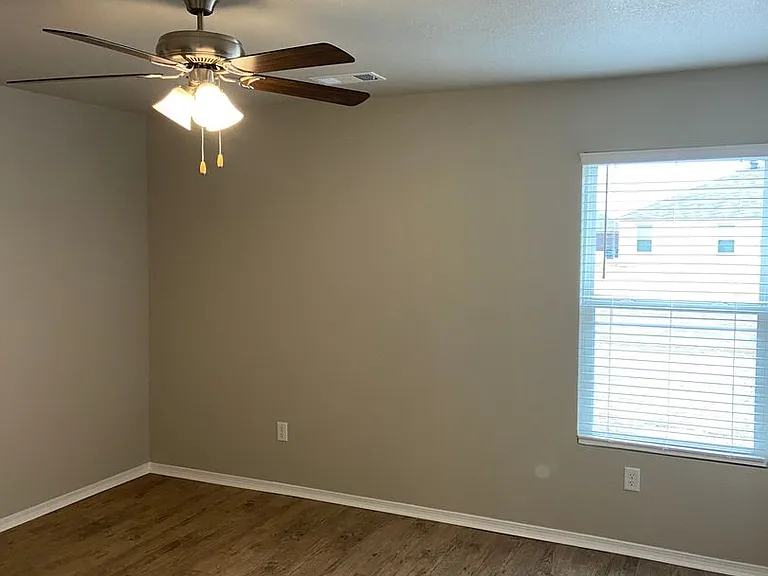 3809 Travers Ln — Photo 7
