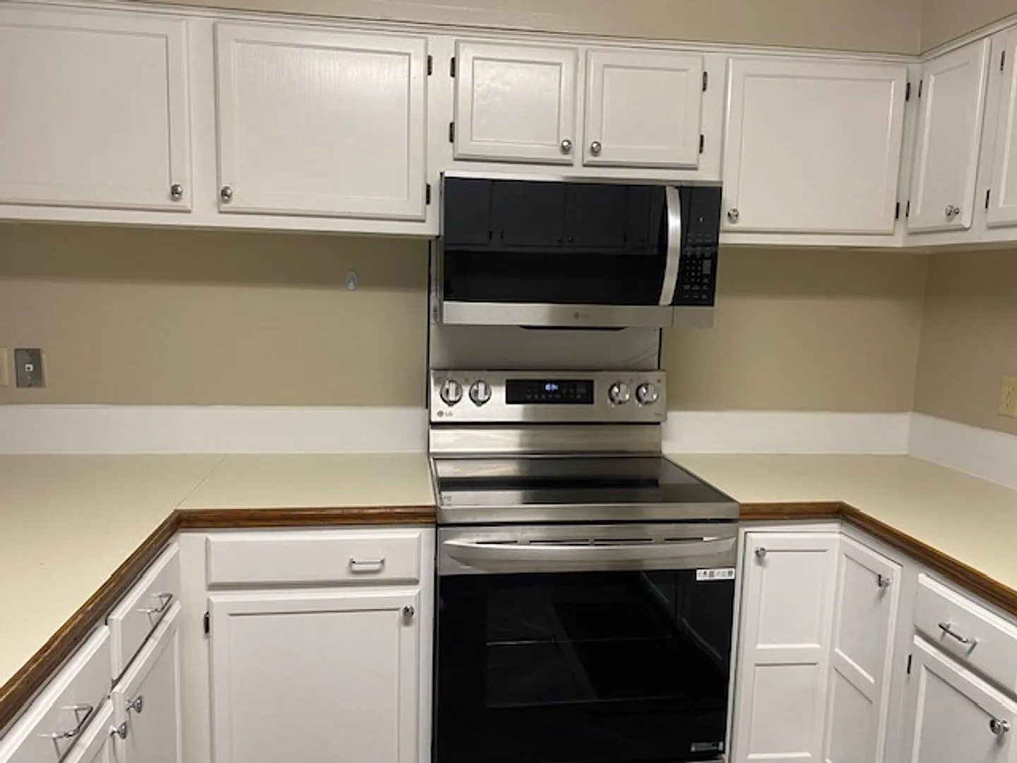 $250 MI Special! 3 bedroom 2.5 bath condo in Baton Rouge — Photo 4