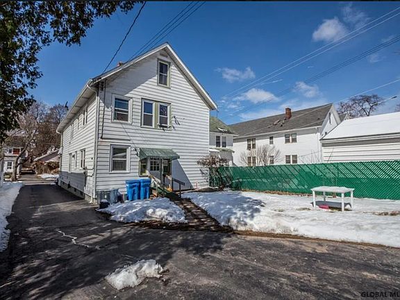 4th image of 58 Pinewood Ave #1