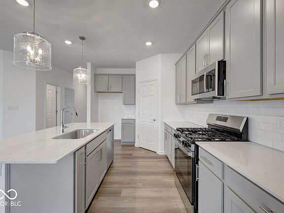 7th image of this home