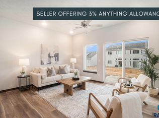 8033 E Tencate Pl, Sioux Falls, SD 57110
