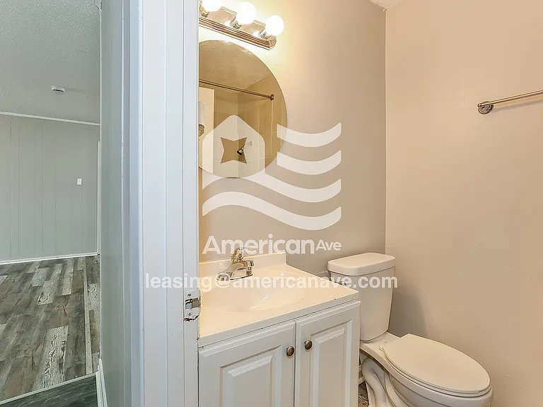 1483401_013_wm_-_bathroom_13615046.jpg