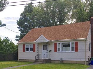 22 Napoleon St, Warren, RI 02885