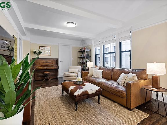 2nd image of 65 W 95th St APT 6-A