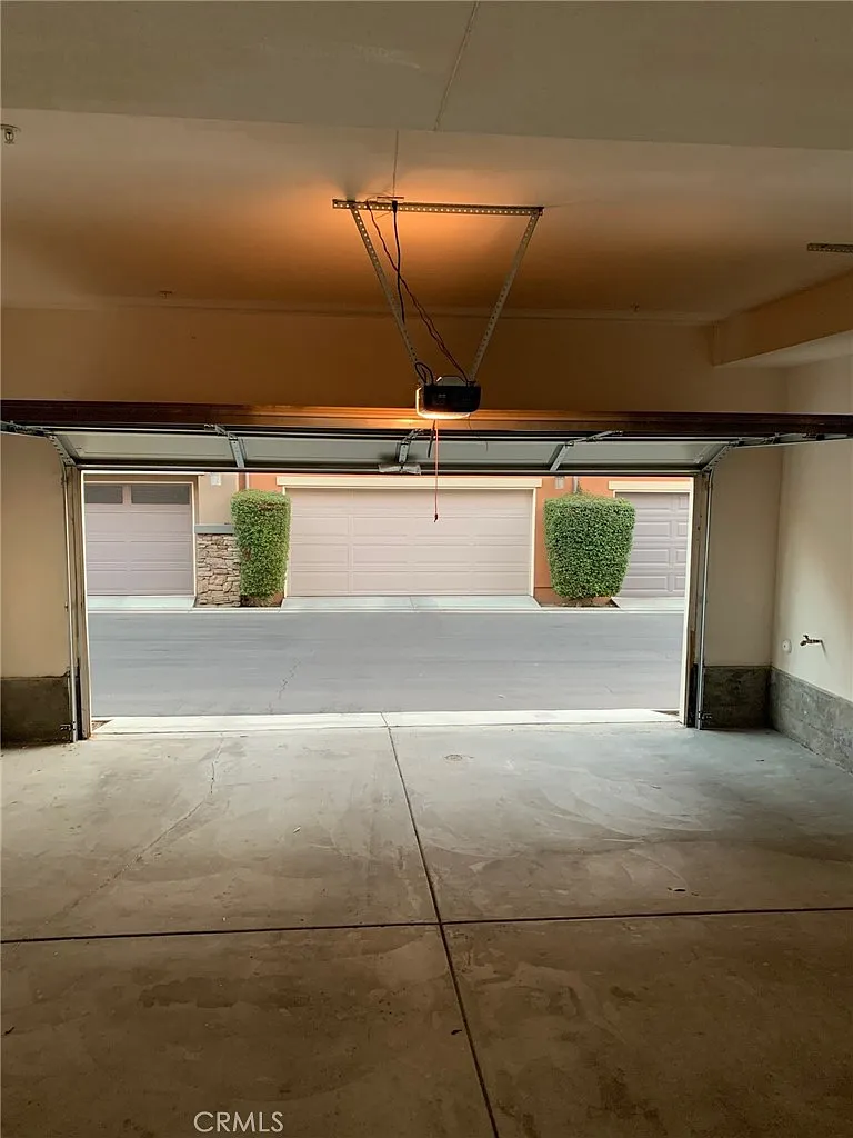 3 bed, 1430 sqft, $3,600 — Photo 2