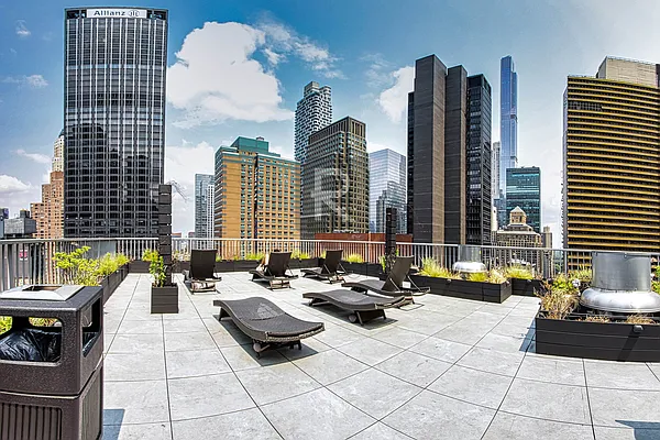 Rented by R New York | media 6