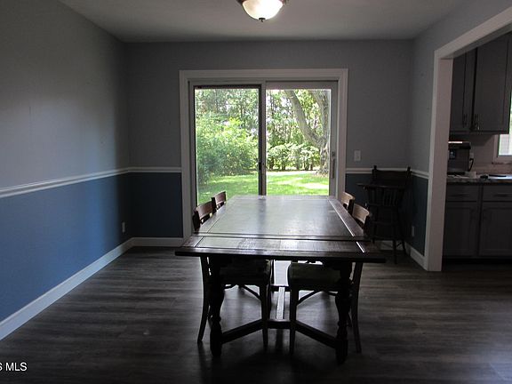 4th image of 211 Cedar Ln