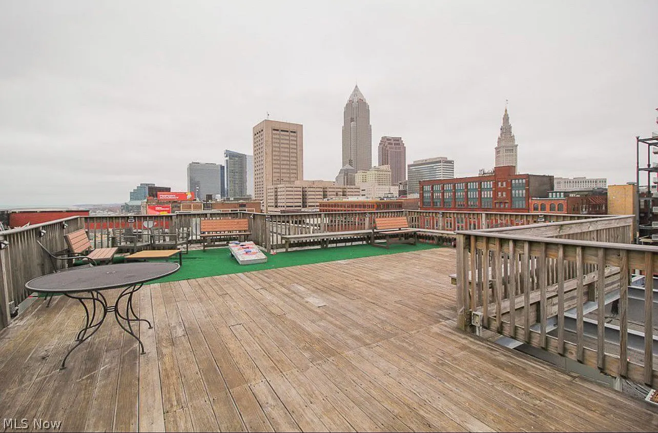 1 bed, 800 sqft, $2,300 — Photo 1