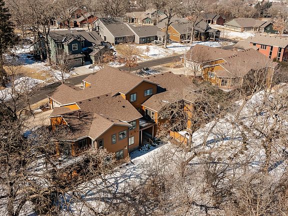 3rd image of 700 Panorama Cir NW