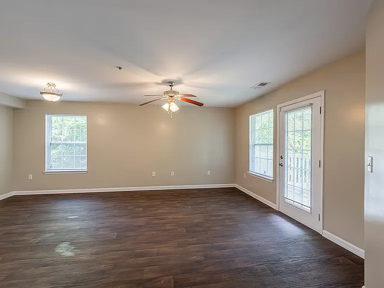 Hanover Ridge Apartments — Photo 6