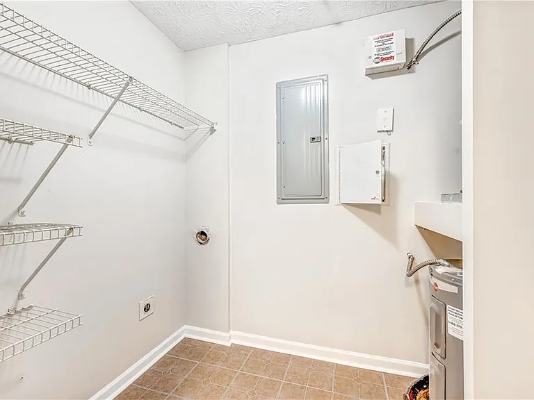 13202 Fairington Ridge Cir — Photo 12