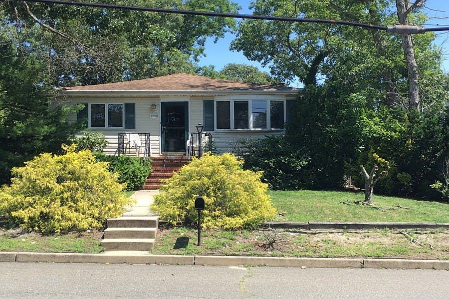 1st image of 2000 Windsor Ave