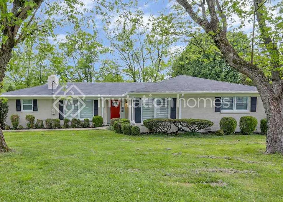 1st image of 136 Oaks Dr