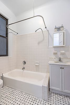 5th image of 60 W 76th St APT 5B