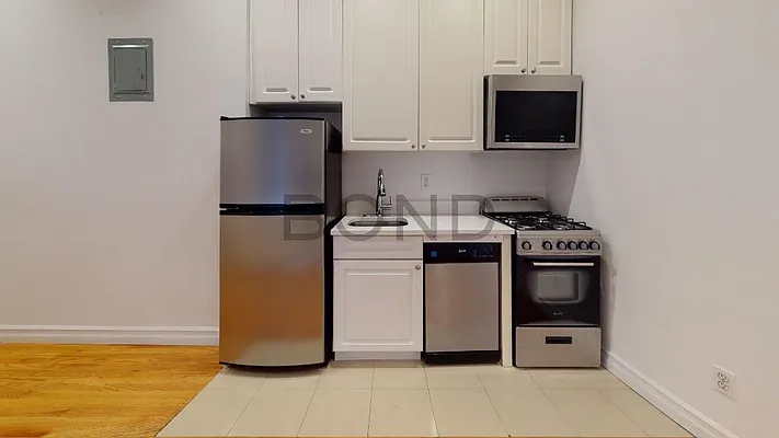 Rented by Bond New York | media 22