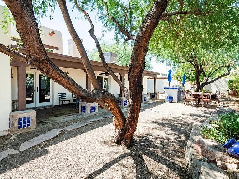 5312 E Ludlow Dr — Photo 45